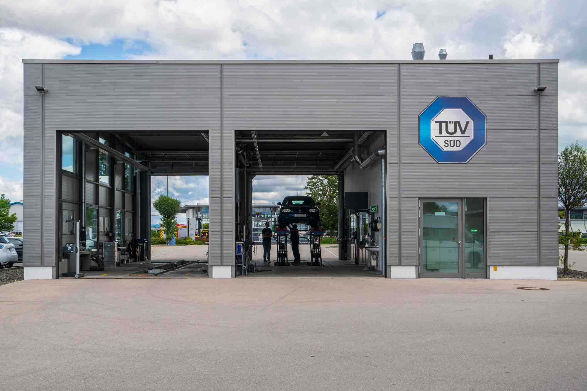 TÜV Hauptuntersuchung  1